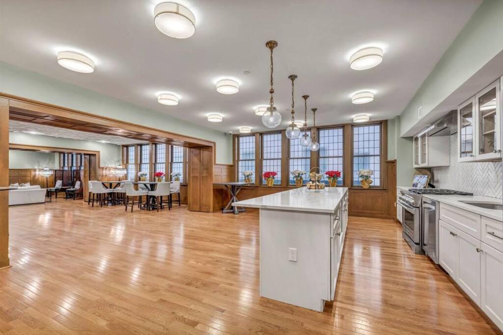 클리블랜드 2Br Unit In The Heart Of Dt With View Of Playhouse Square, Pool & Gym Access- 305 아파트 외부 사진