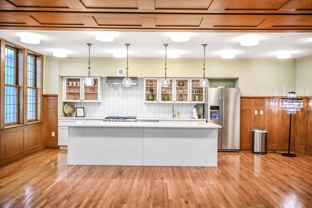 클리블랜드 2Br Unit In The Heart Of Dt With View Of Playhouse Square, Pool & Gym Access- 305 아파트 외부 사진